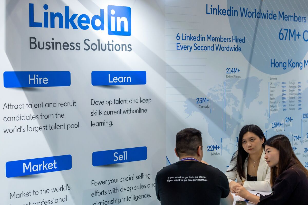 LinkedIn’s AI Default Setting Is Not so Private for Users