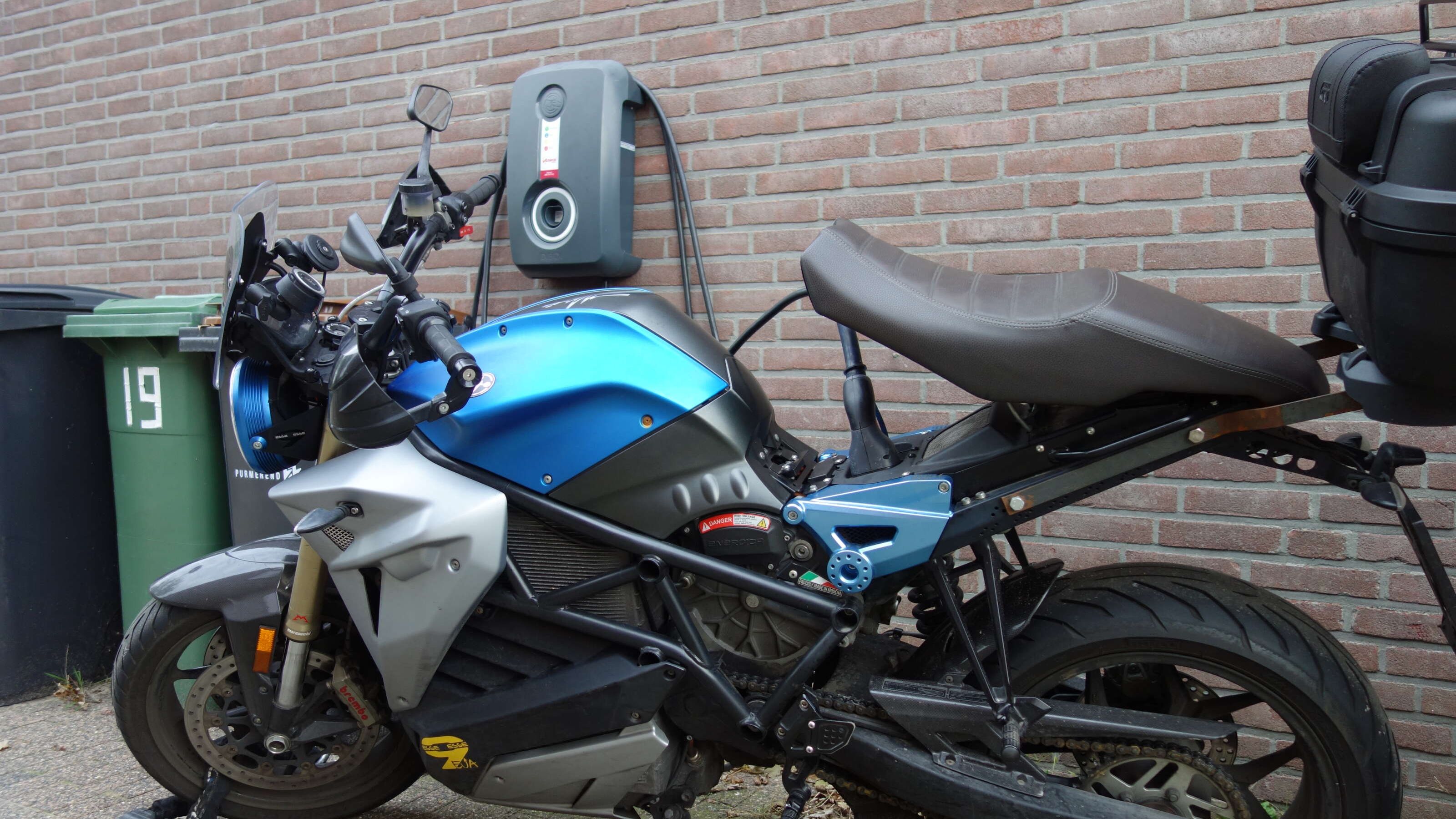 Fail Of The Week: Subscription EV Charger Becomes Standalone, Briefly